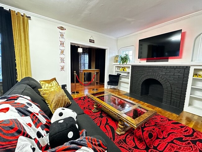 Building Photo - Charming Cleveland Heights Home in Prime Location