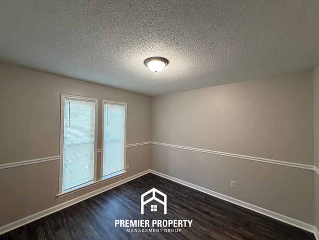 Building Photo - 3955 Castile St