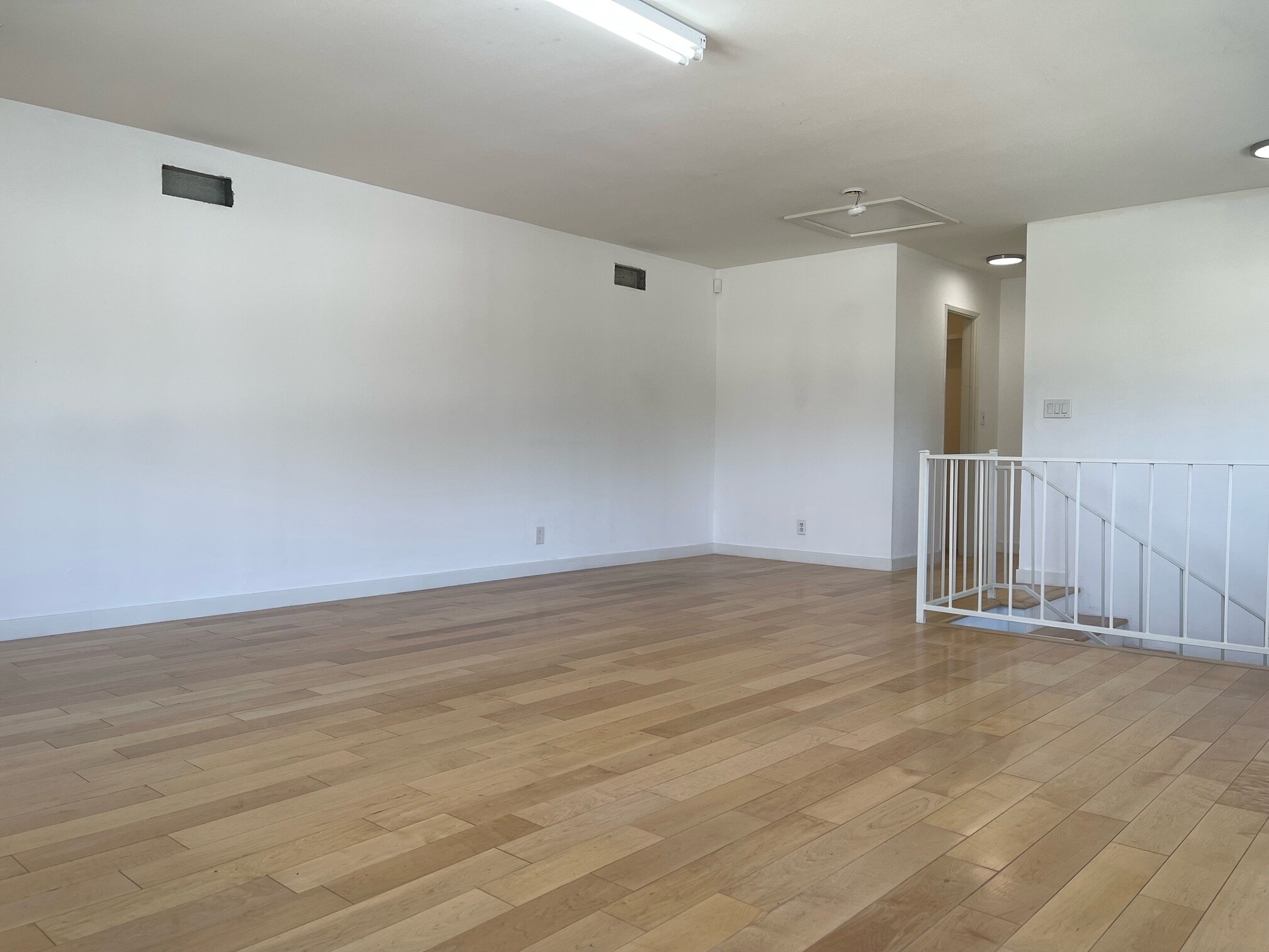 Building Photo - 9791 Arleta Ave