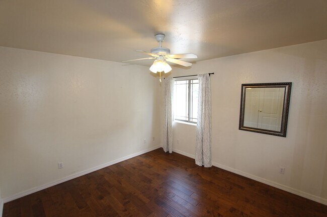 Building Photo - Spacious 3-Bedroom Townhouse with Main-Level Primary Suite