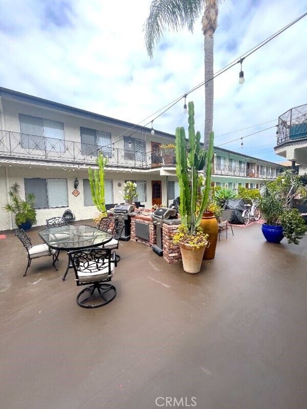 Building Photo - 2115 Placentia Ave