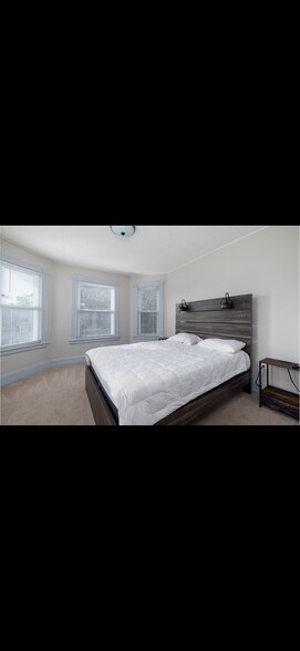 Building Photo - 125 High St