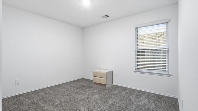 Building Photo - 22243 Florence Spgs Dr