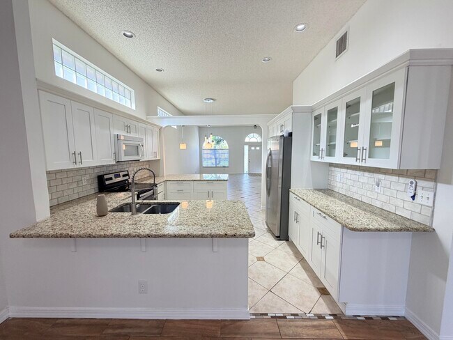 Building Photo - 133 Woodlake Cir