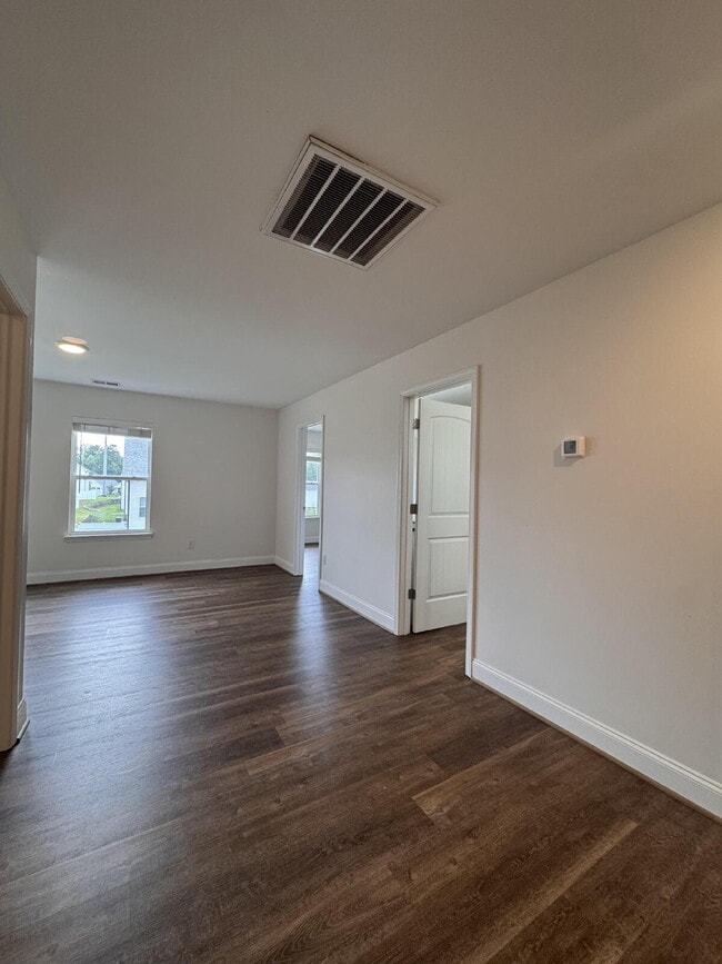 Building Photo - Inquire today on how to get FREE rent!