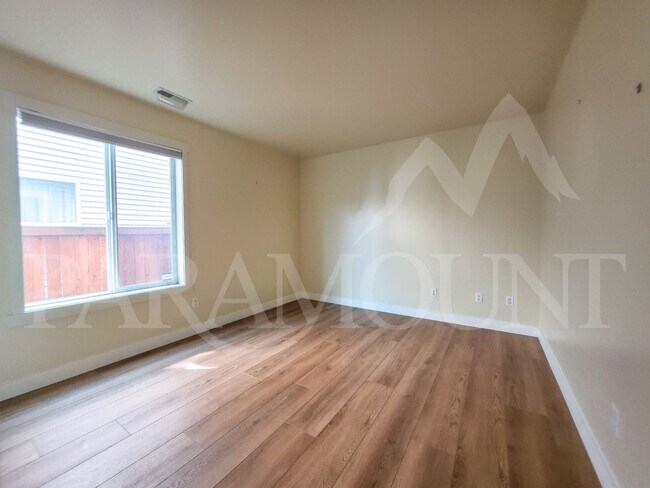 Building Photo - 2163 SW Warbler Way