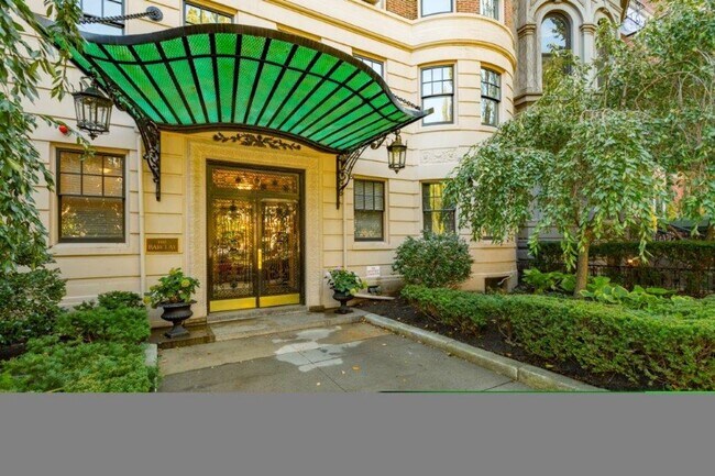 Building Photo - RENOVATED BACK BAY 1 BED WITH A/C & OPEN L...