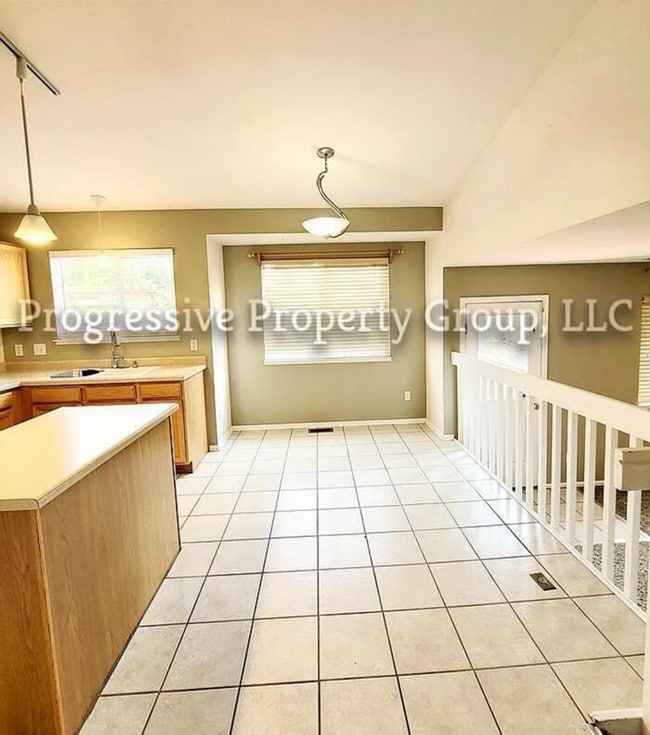 Building Photo - Beautiful 4-Bedroom Gem in the Heart of Briargate!