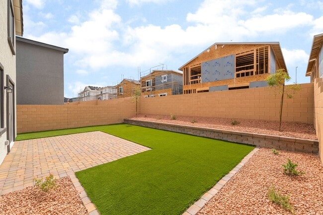 Building Photo - Brand-new 4-bedroom home located in the de...