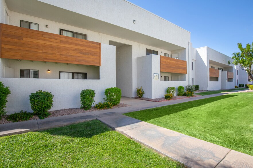 Exterior Photo - The Avi