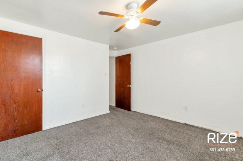 Building Photo - 521 28th St