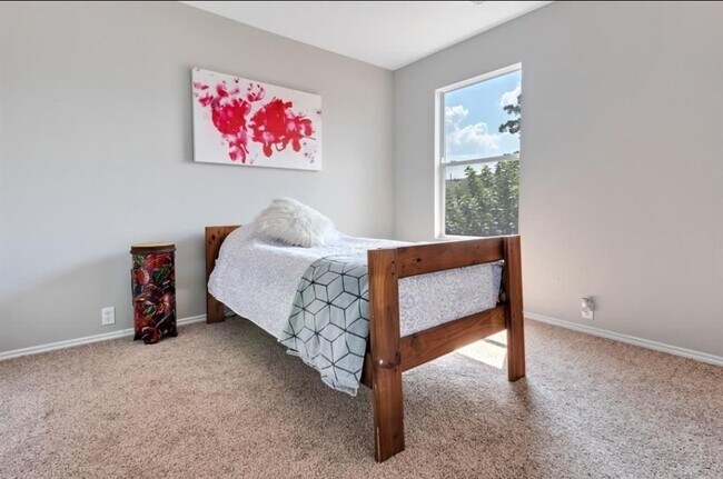 Building Photo - 23843 Single Oak St