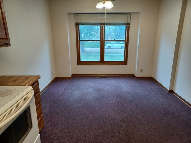 Building Photo - 4130 S 58th St