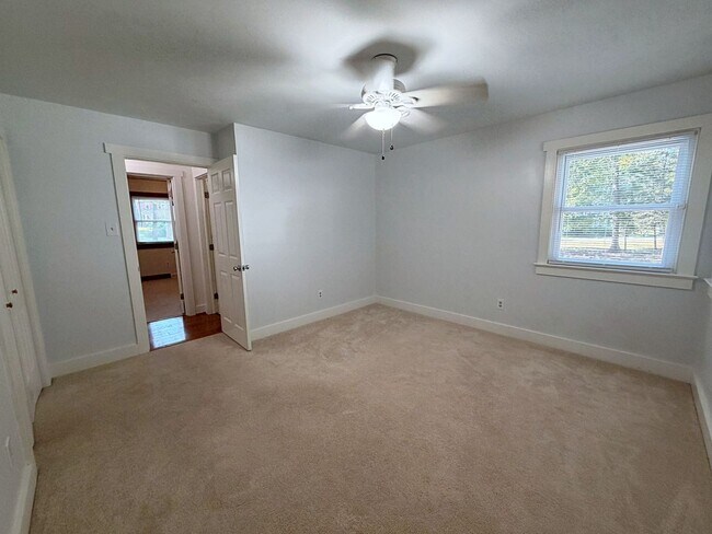 Building Photo - 8800 Sedbergh Dr