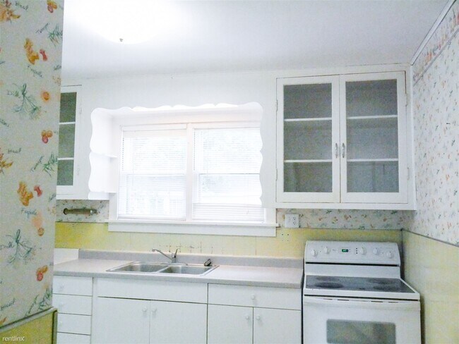 Building Photo - 1 br, 1 bath Duplex - 511 South 3rd Street 1