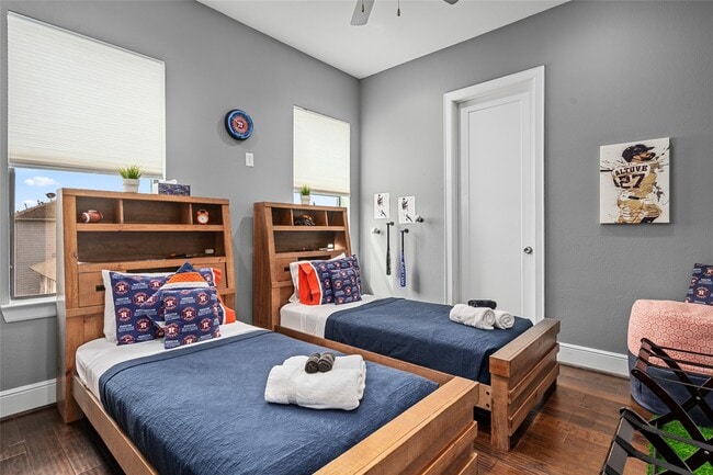 Building Photo - 2104 Webster St