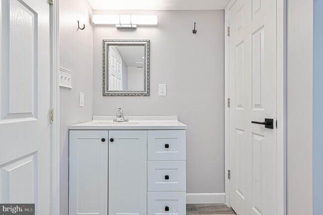 Building Photo - 2722 Sunset Ave