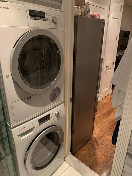 Building Photo - East 5th Street