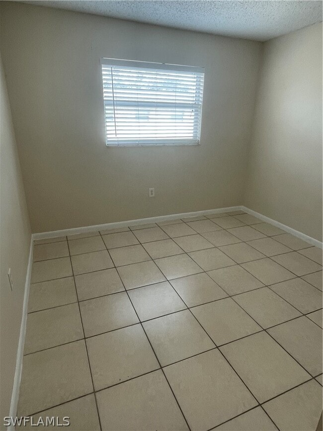 Building Photo - 3325 Airport-Pulling Rd