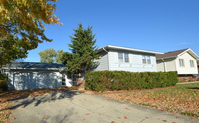 Primary Photo - 1360 Devonshire Ln