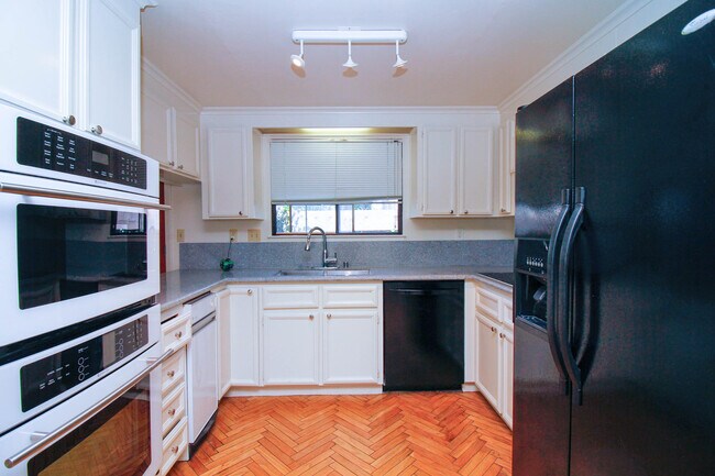 Kitchen - 385 S Bernardo Ave