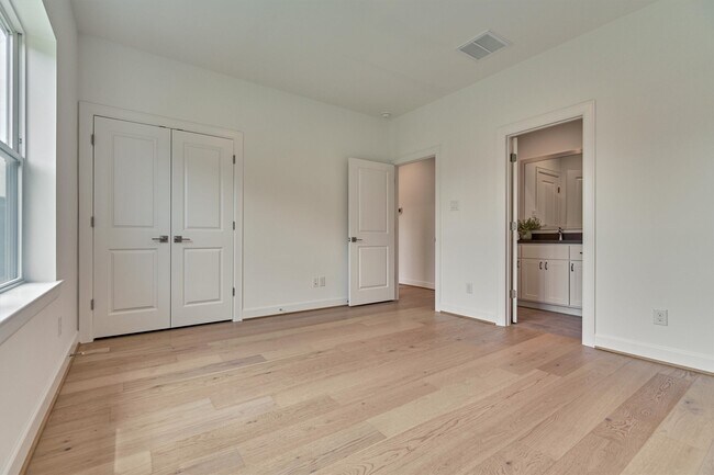 Building Photo - 2037 Carlson Creek Dr