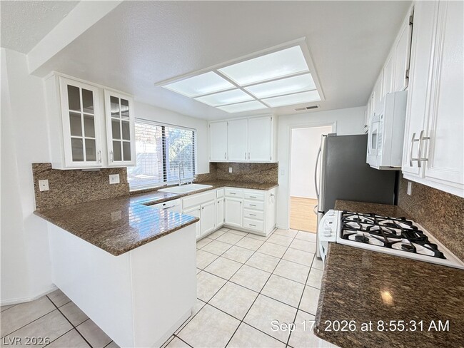 Building Photo - 2817 Crystal Cove Dr