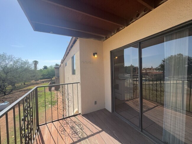 Building Photo - Available now! 2 Bedroom Condo!!!