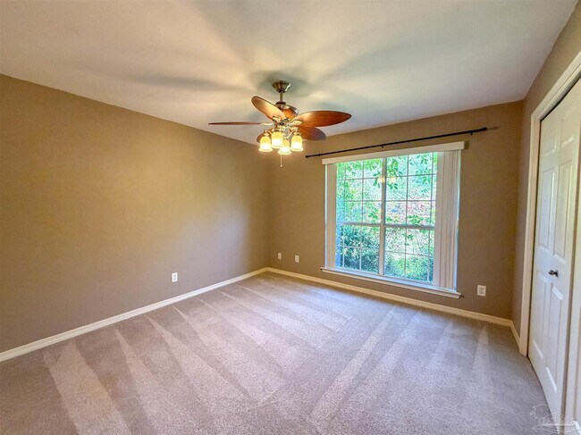 Building Photo - 3977 High Bridge Dr