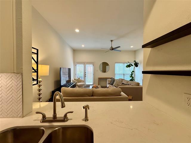 Building Photo - 2807 Throckmorton St