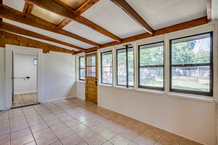 Building Photo - 1334 N Estelle Ave