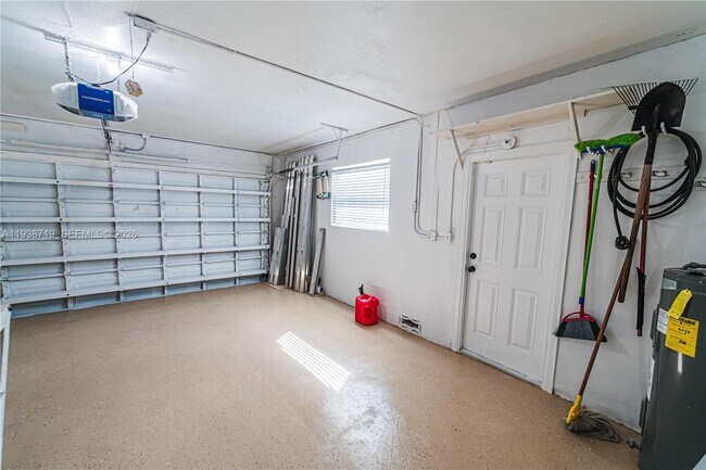 Building Photo - 8107 NW 74th Ave