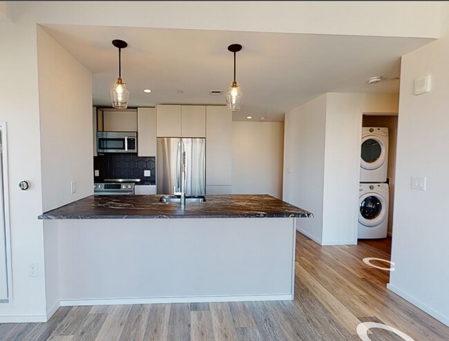 Primary Photo - 340 Harrison Ave