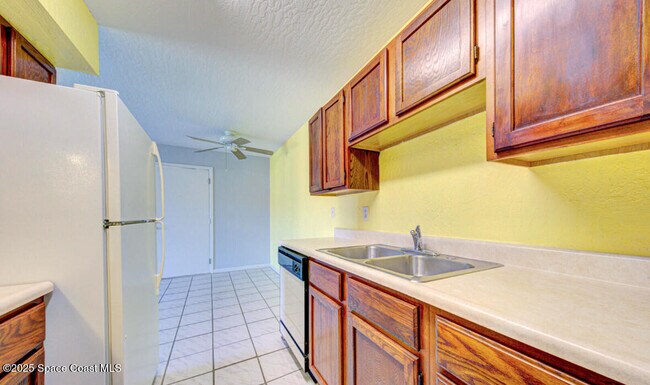 Building Photo - 2190 Forest Knoll Dr NE