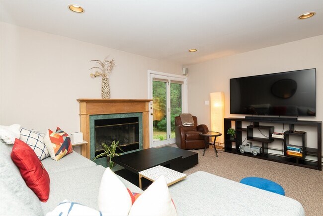 Building Photo - 178 Bishops Forest Dr