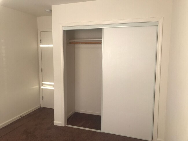 Building Photo - 620 Central Ave