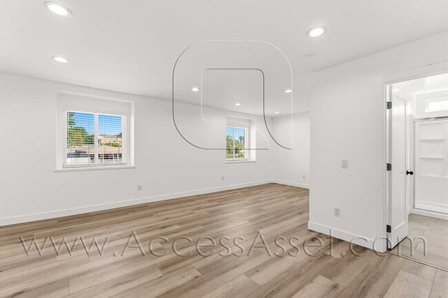 Building Photo - 10946 Thrush Dr