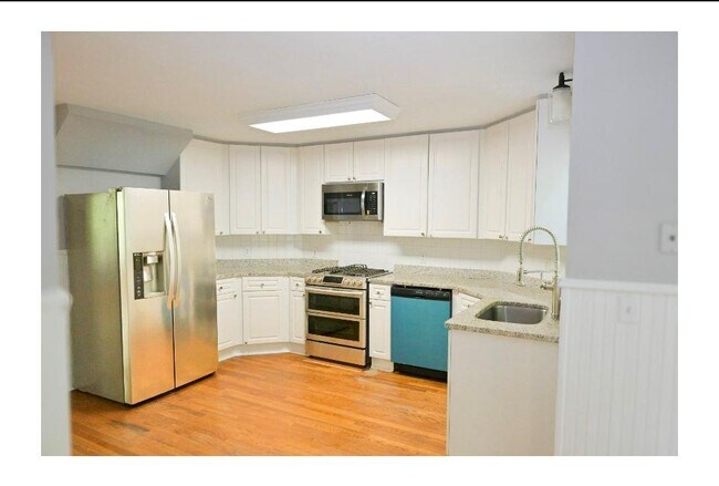 Building Photo - 3885 Waterford Dr