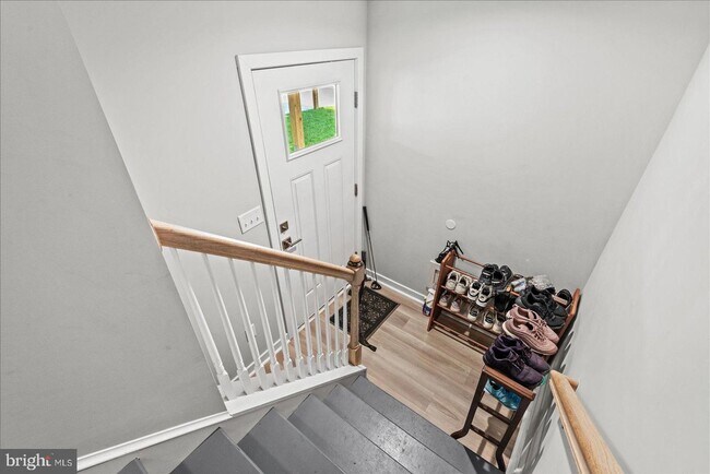 Building Photo - Newly Built Modern Home for Rent in Charming Colonial Beach – with Pool Access Included!