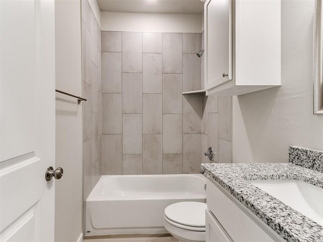 Building Photo - 8325 NW 163rd Ter