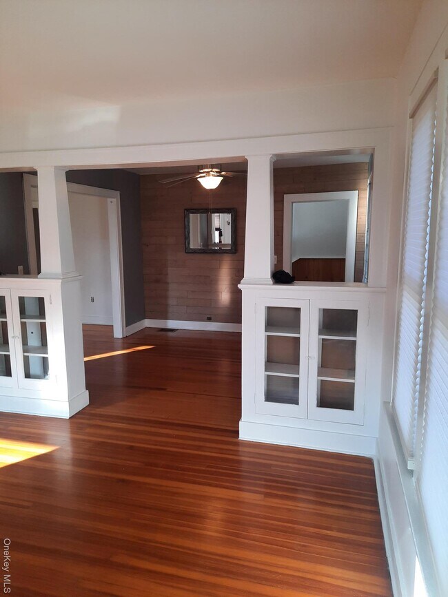 Building Photo - 23 Valley Ave