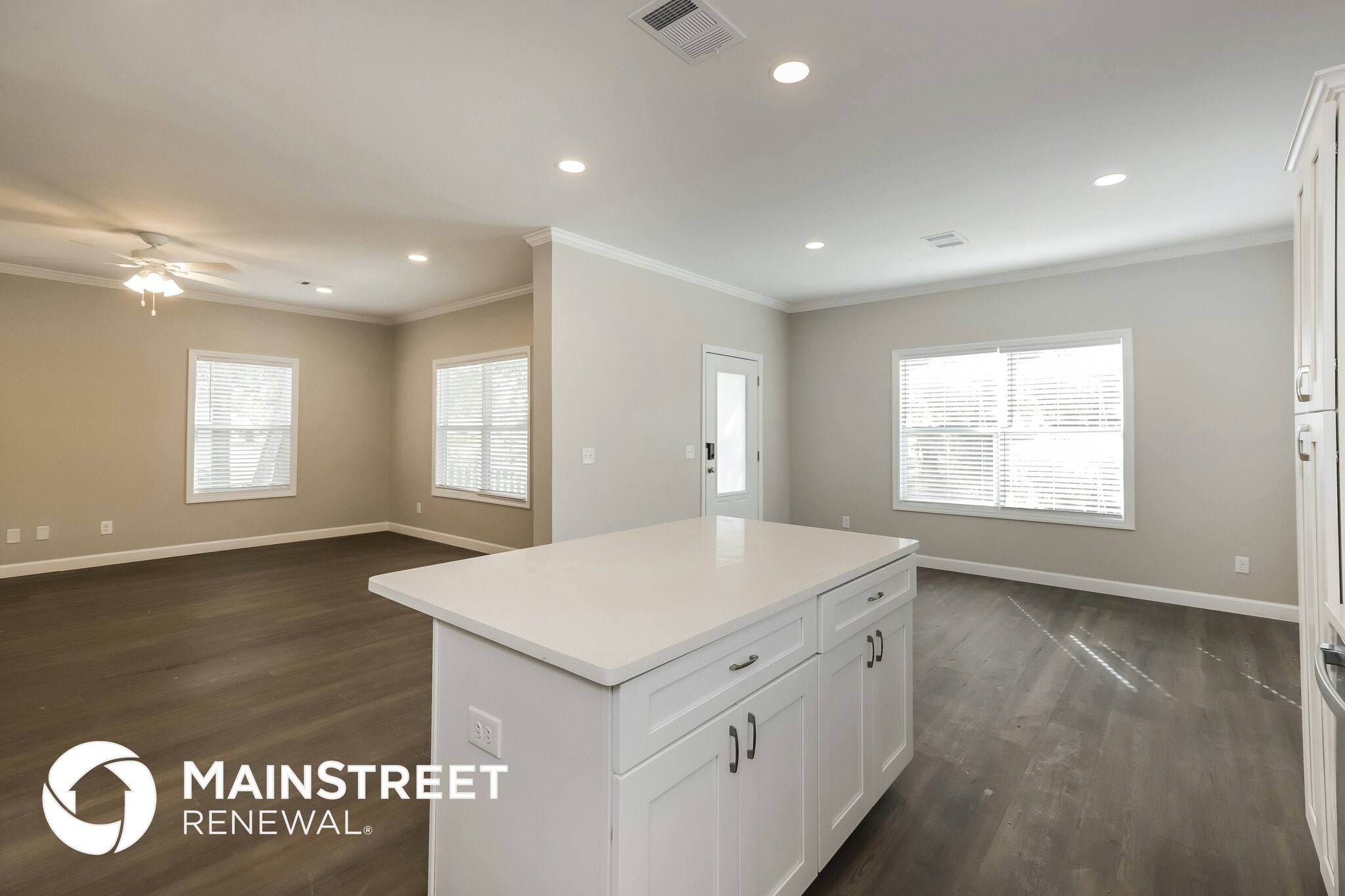 Building Photo - 513 Emma St