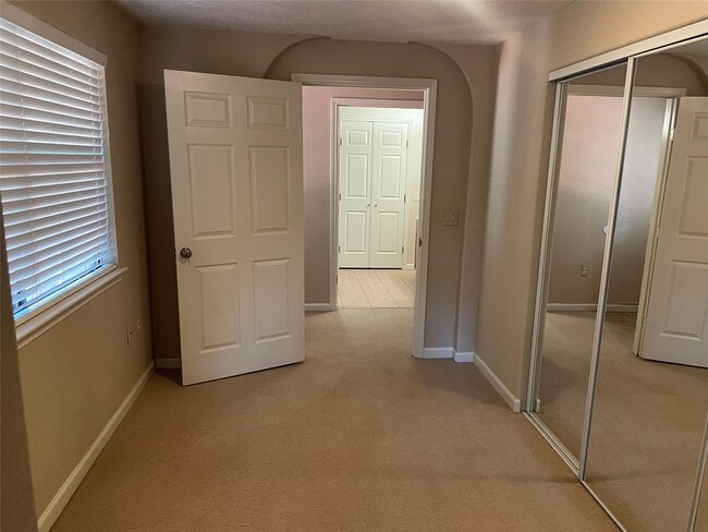 Building Photo - 302 Somerset