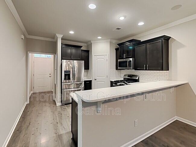 Building Photo - 3147 Mulan Ln