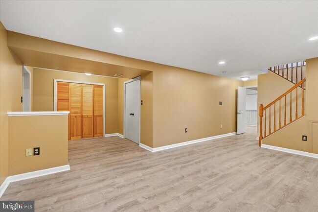 Building Photo - 841 Briar Ct