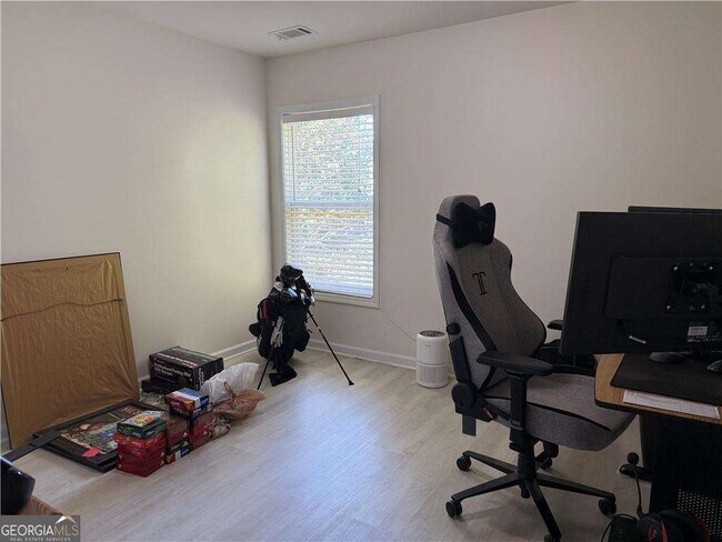 Building Photo - 5940 Bentley Way