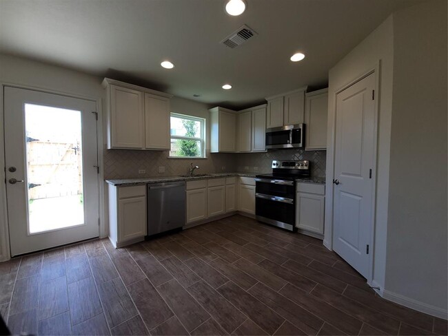 Building Photo - 17204 Adoro Dr