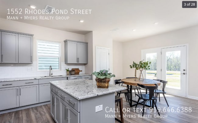 Building Photo - 1552 Rhodes Pond St