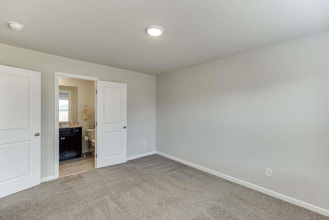 Building Photo - 6029 Fair Winds Cv