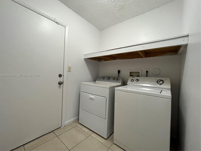 Building Photo - 8467 SW 22nd St